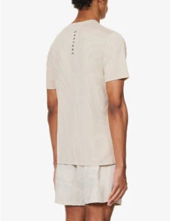 CASTORE Core Tech Logo-print Woven T-shirt -Fit & Flow Clothing Sales Store R04170798 SAND ALT03