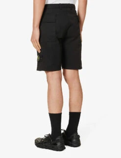 Stone Island Cargo Logo-badge Straight-leg Stretch-cotton Shorts -Fit & Flow Clothing Sales Store R04188759 BLACK ALT03